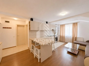 Apartament cu 3 camere de vanzare, loc de parcare, Dumbravita