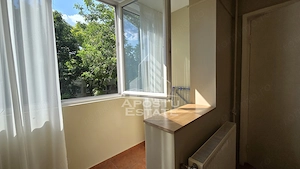 Apartament cu 2 camere, etaj intermediar, centrala proprie, zona Dacia - imagine 8