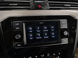 Volkswagen Passat - imagine 18
