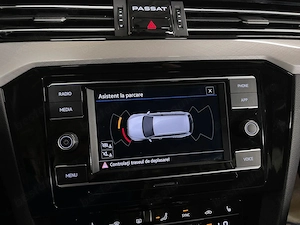 Volkswagen Passat - imagine 16