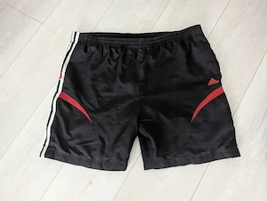 Pantaloni scurți Adidas mărimea XXL 