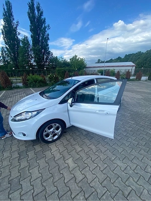 Vand ford fiesta 2010 1.2 benzina - imagine 2