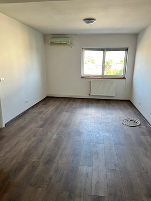 Proprietar vand apartament cu o camera, 43 mp ANL Miloia