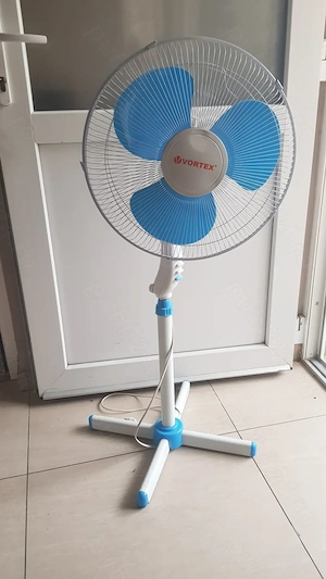 Ventilator camera gata montat