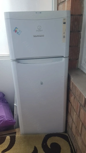 Frigider cu congelator 