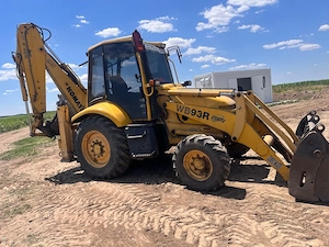 buldoexcavator komatsu wb 93  - imagine 2