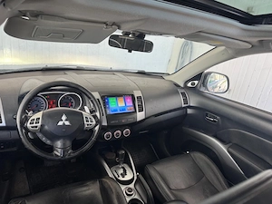    Mitsubishi Outlander 2.4 Benzină   2008   7 locuri