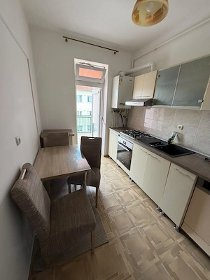 Persona fizică închiriez apartament 2 cam. Ştrand, etaj 4 5 cu lift, terasă generoasă, contract ANAF - imagine 4