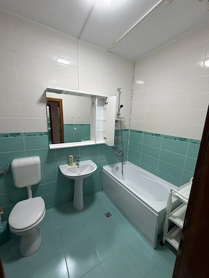 Închiriez apartament 2 cam. Ştrand, etaj 4 5 cu lift, terasă generoasă, contract ANAF