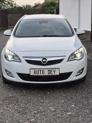 Opel Astra J - imagine 10