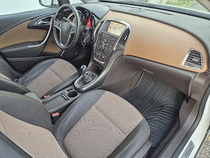 Opel Astra J - imagine 8