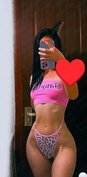 Hey buna sunt O bruneta naua slim 