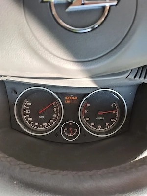 Opel Astra H 2008 - imagine 4