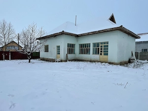 COMISION 0 | Casă cu teren 2.850 mp | Utilități trase | Tomnatic - imagine 3