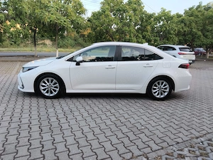 Toyota Corolla 1.5 Benzina   Scaune Incalzite   Automat   Lane assist   CarPlay   Distronic   Euro 6 - imagine 3