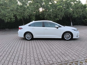 Toyota Corolla 1.5 Benzina   Scaune Incalzite   Automat   Lane assist   CarPlay   Distronic   Euro 6 - imagine 5