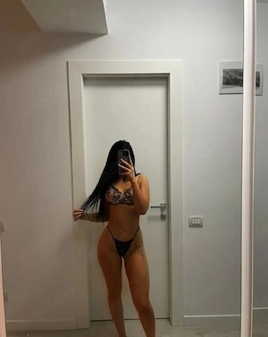 Buna sunt Andreea 