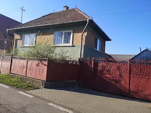 De vânzare casă familiară 
