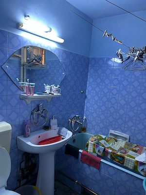 2 cam ETAJ 1 centrala proprie bloc caramida langa Fac Medicina si Prefectura - imagine 2