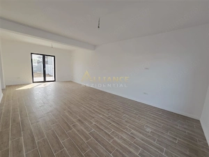 Vila individuala- 450mp teren- 4 camere- beci- Geamuri tripan - imagine 2