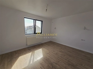 Vila individuala- 450mp teren- 4 camere- beci- Geamuri tripan - imagine 7