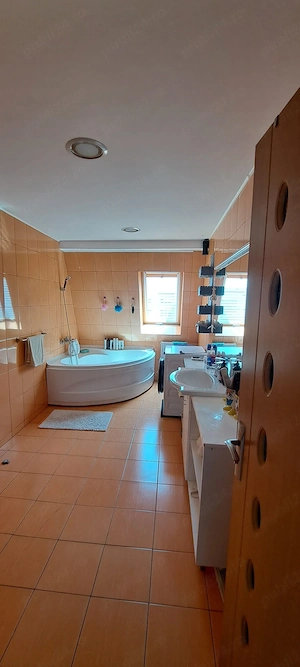 Vand apartament 3 camere în Floresti strada Muzeul Apei  - imagine 3