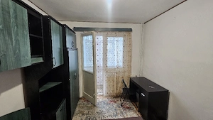 Închiriez o camera într-un apartament cu 2 camere
