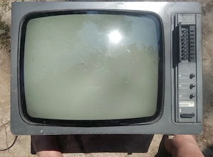 vand televizor alb negru standart 90