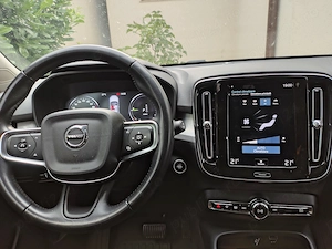 Proprietar vand, VOLVO XC-40  Recharge T5 Twin Engine AT7 Inscription Expression, - imagine 9