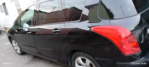 Vind auto PEUGEOT 308 an 2014 dar inscrisa 2015 cu numai  113000 KM stare foarte buna
