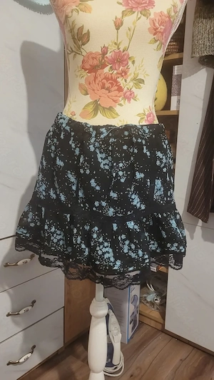 Fusta damă marca DIVIDED 