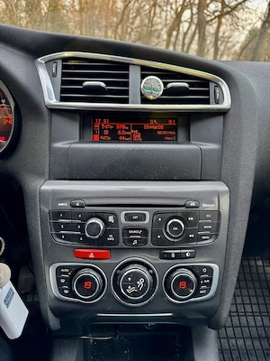 Citroen C4 1,6 e-HDi Euro 5 - imagine 5