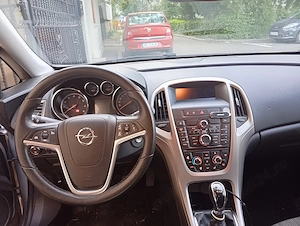 Opel Astra J Sports Tourer 1.4 Turbo 140 CP | Istoric complet | Scaune + Volan încălzite | Pilot aut - imagine 6