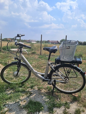 bicicleta electrica+încărcător 