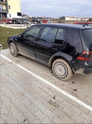 Dezmembrez VW Golf 4