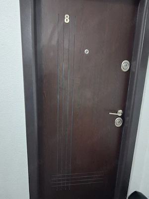 închiriez apartament o camera - imagine 7