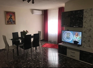 Apartament decomandat 3 camere, 71.86 mp, 2 bai, zona 1 Mai - imagine 2