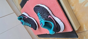 Adidasi unisex Nike 40