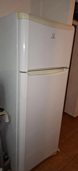 Vand frigider Indesit