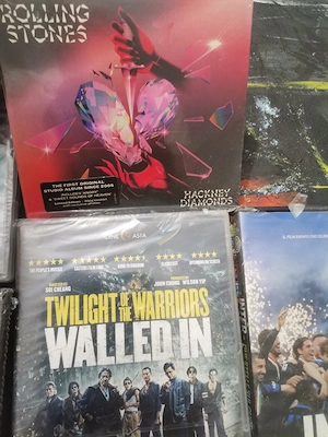Vand CD si DVD-uri 