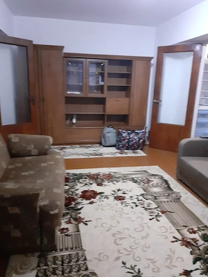 Închiriez 2 camere semidecomandat - imagine 3