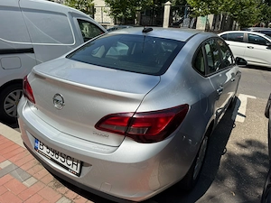 Opel Astra J Sedan 1.4 Turbo 140 CP   2018 - imagine 3