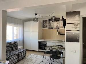 Proprietar, vând studio garsoniera la etajul 5 din 5 cu pod deasupra cu, în zona Km 4-5. - imagine 2