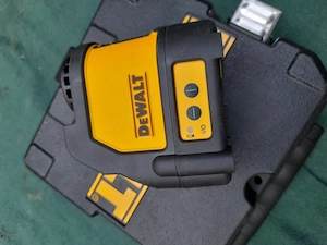 Laser Dewalt culoare verde