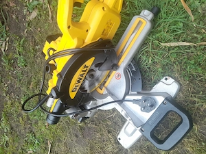 Circular de masa Dewalt dcs 772