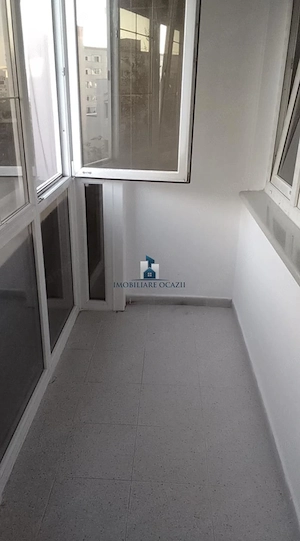 Vanzare Apartament 2 Camere Semidecomandat Bd.Alexandru Obregia - imagine 4