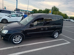 Vând Opel Combo 2006 , 1.7 motorina 249500km, funcțională , întreținută , Preț 2700  negociabil . .  - imagine 3