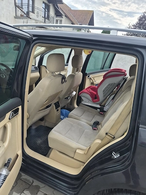 Volkswagen Touran (2004)   1.9 TDI, 5 Locuri, Motor 160.000 km - imagine 3