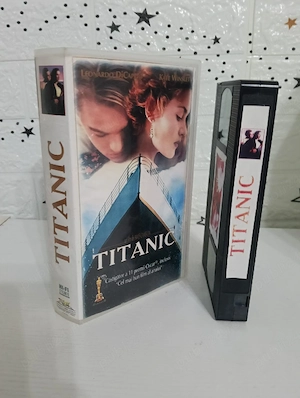 Vand casete VHS originale