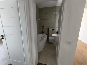 Penthouse 4 cam, terasa 78 mp, La Cheie, Doamna Stanca-Selimbar - imagine 7